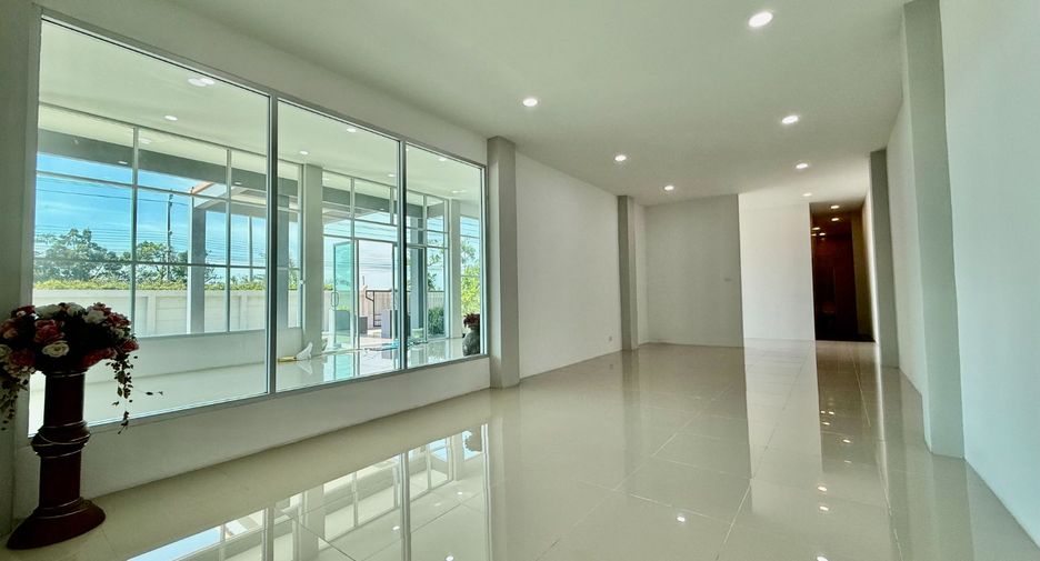 For sale retail Space in Bang Sao Thong, Samut Prakan