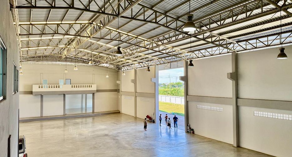 For sale retail Space in Bang Sao Thong, Samut Prakan