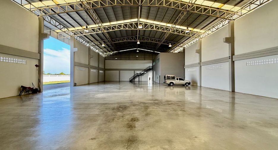 For sale retail Space in Bang Sao Thong, Samut Prakan