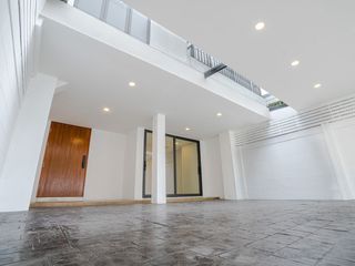 For sale 3 Beds house in Khlong Toei, Bangkok