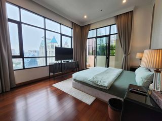 Condo en alquiler de 4 habitaciones en Sathon, Bangkok