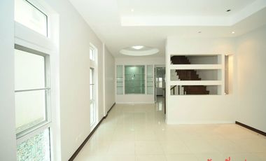 Haus zum Kauf mit 4 Zimmer in Bang Kapi, Bangkok