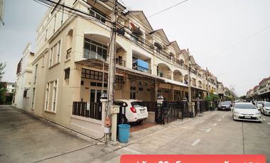 For sale 4 ベッドルーム house in Bang Kapi, Bangkok