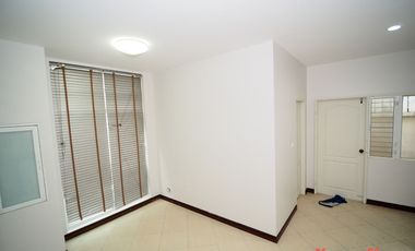 Haus zum Kauf mit 4 Zimmer in Bang Kapi, Bangkok