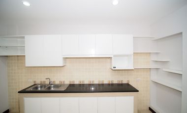 Haus zum Kauf mit 4 Zimmer in Bang Kapi, Bangkok