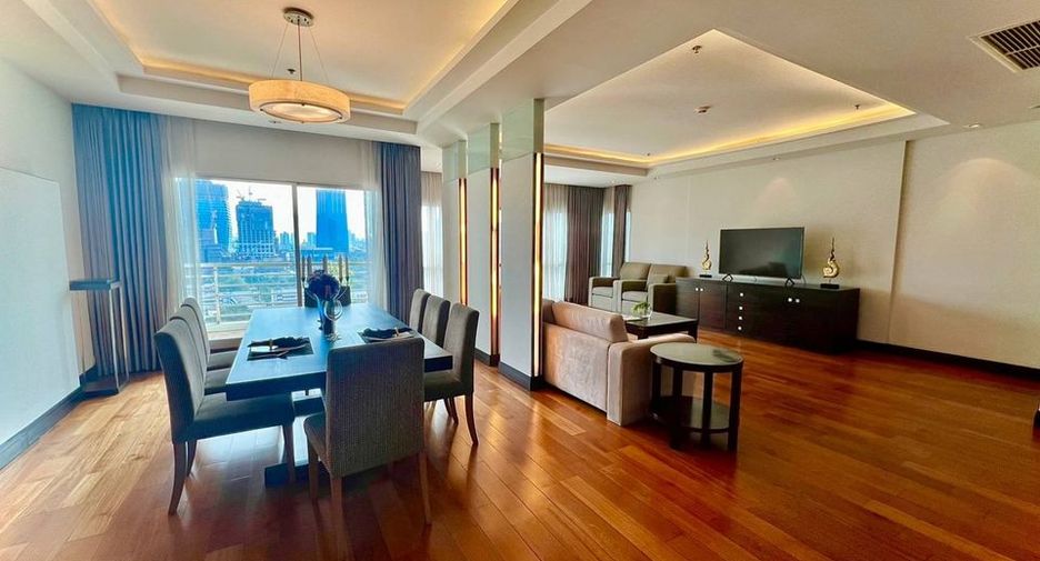For rent 4 bedrooms condo in Pathum Wan, Bangkok