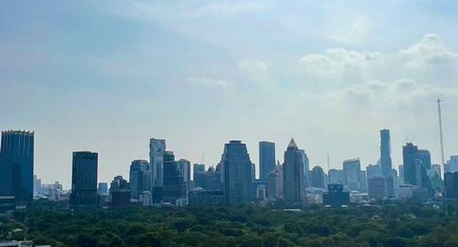 For rent 4 bedrooms condo in Pathum Wan, Bangkok