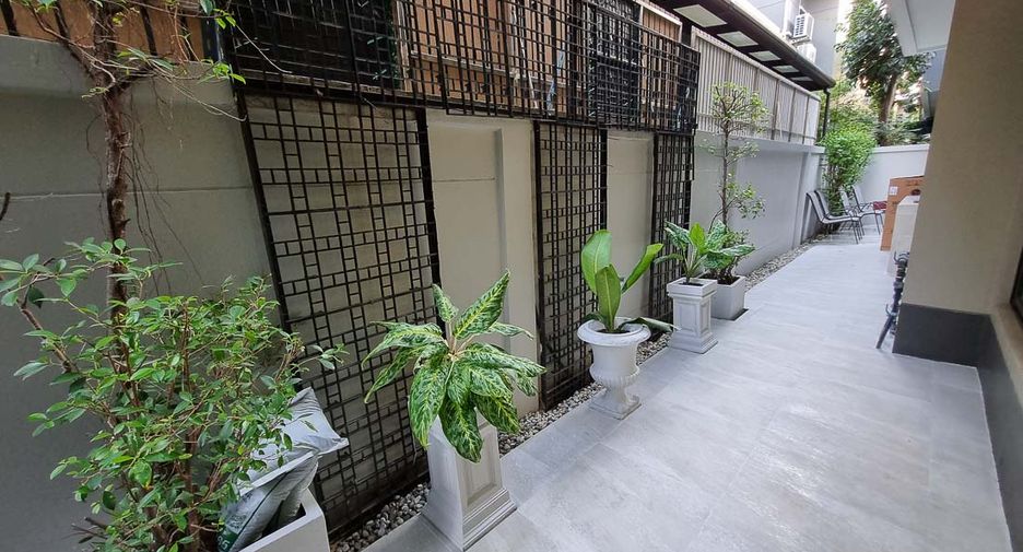Casa en alquiler de 4 habitaciones en Bang Bon, Bangkok