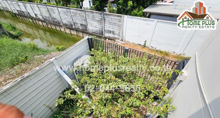 For sale 6 bed house in Lat Phrao, Bangkok