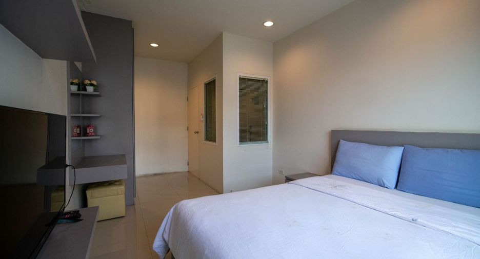 For sale 10 Beds townhouse in Mueang Nonthaburi, Nonthaburi