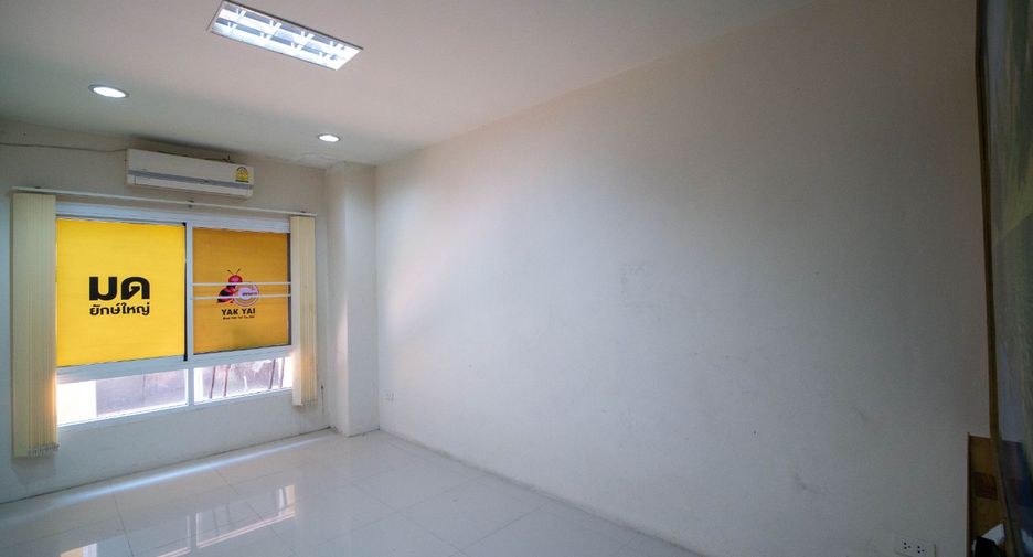 For sale 10 Beds townhouse in Mueang Nonthaburi, Nonthaburi