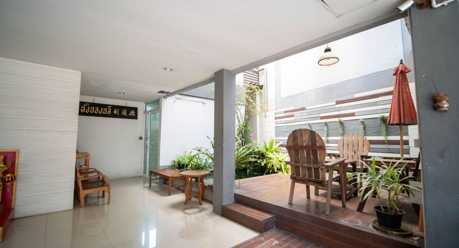 For sale 10 Beds townhouse in Mueang Nonthaburi, Nonthaburi