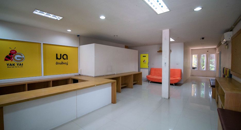 For sale 10 Beds townhouse in Mueang Nonthaburi, Nonthaburi