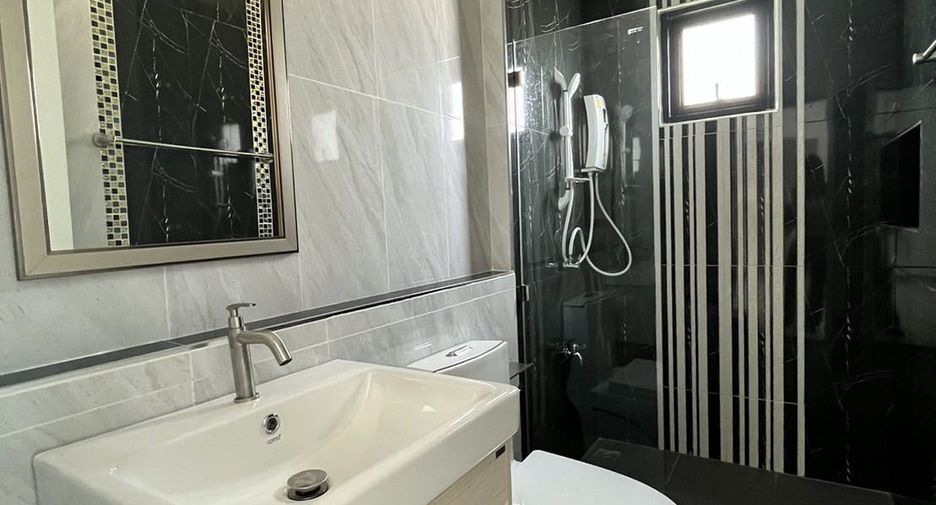 For sale 3 ベッドルーム house in Mueang Lamphun, Lamphun