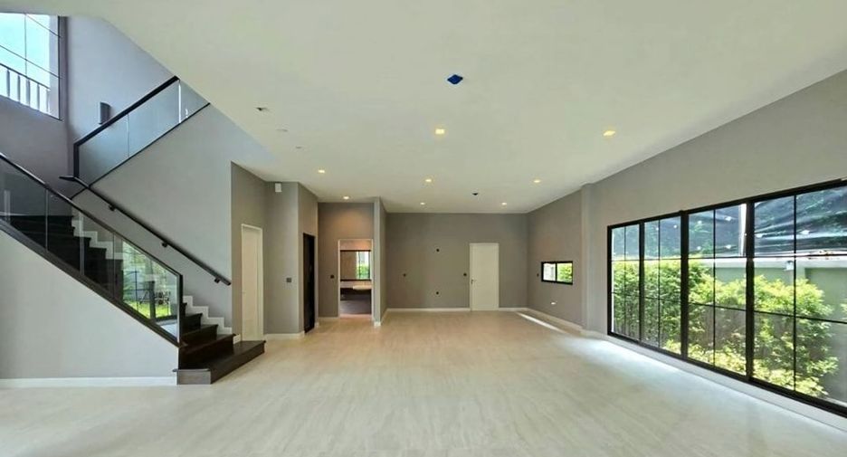 For sale 4 bedrooms house in Bang Phli, Samut Prakan