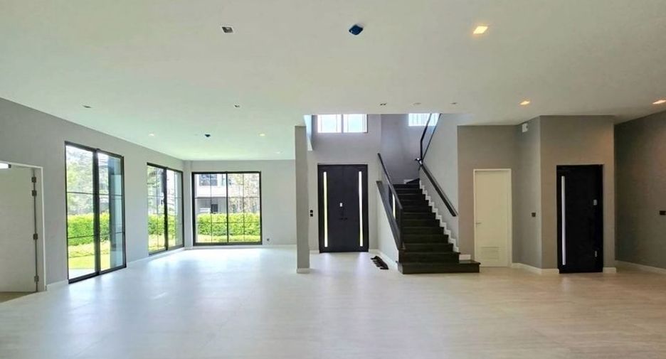 For sale 4 bedrooms house in Bang Phli, Samut Prakan