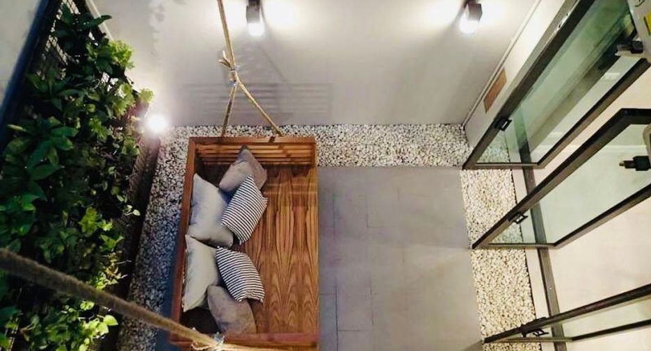 Casa adosada en alquiler de 3 habitaciones en Khlong Toei, Bangkok