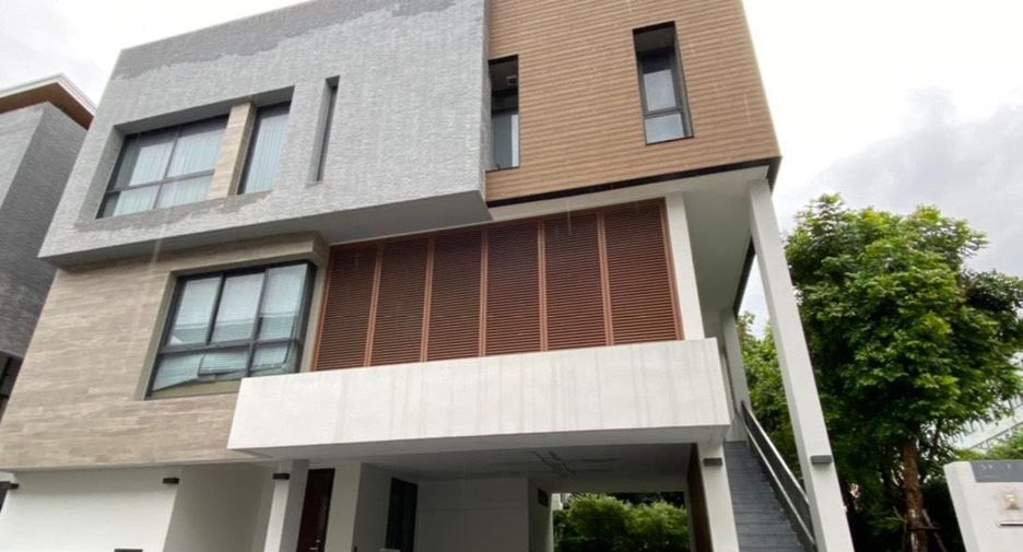 For rent そして for sale 5 Beds house in Huai Khwang, Bangkok