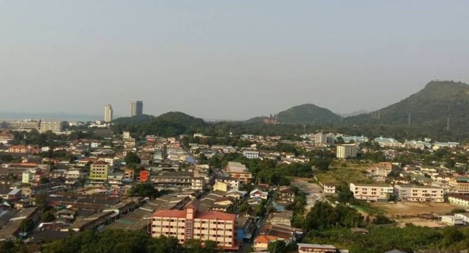 For rent そして for sale 2 ベッドルーム condo in Si Racha, Chonburi