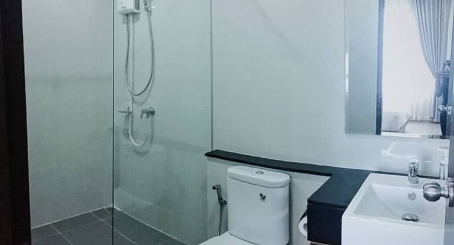 For rent そして for sale 2 ベッドルーム condo in Si Racha, Chonburi