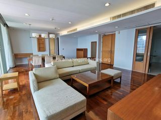 For rent 3 bed apartment in Watthana, Bangkok