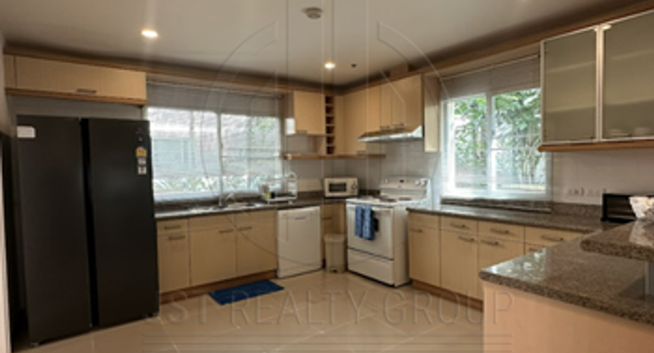 For rent 4 bedrooms house in Pak Kret, Nonthaburi