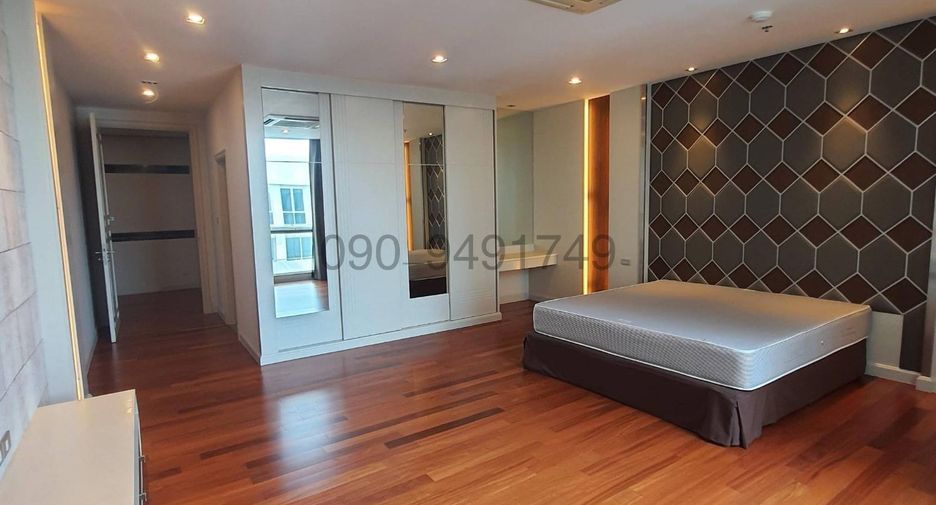 For rent 3 Beds condo in Bang Kapi, Bangkok