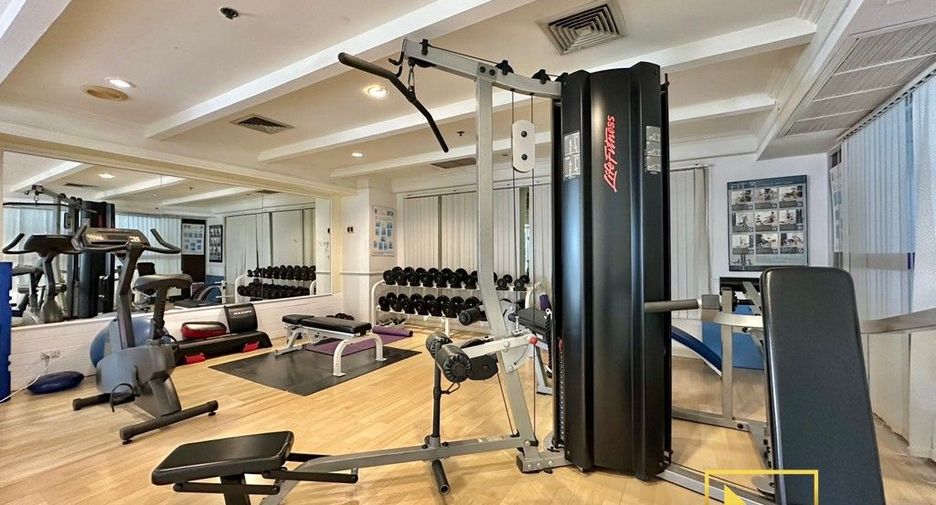 For rent 2 bedrooms condo in Watthana, Bangkok
