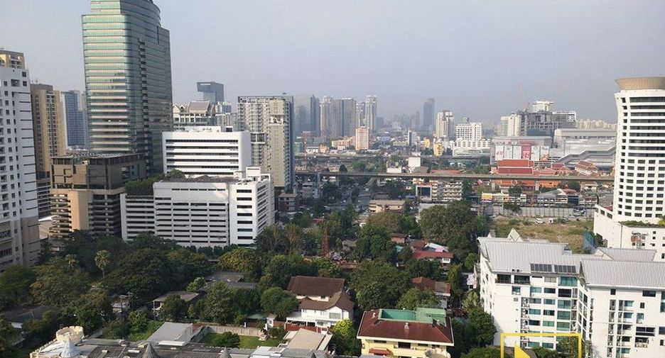 For rent 2 bedrooms condo in Watthana, Bangkok