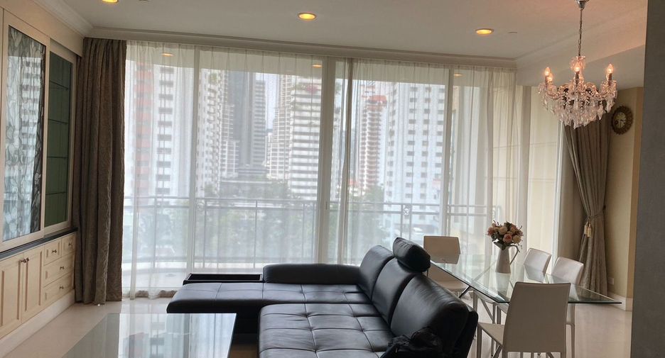 Condo en alquiler de 3 habitaciones en Watthana, Bangkok