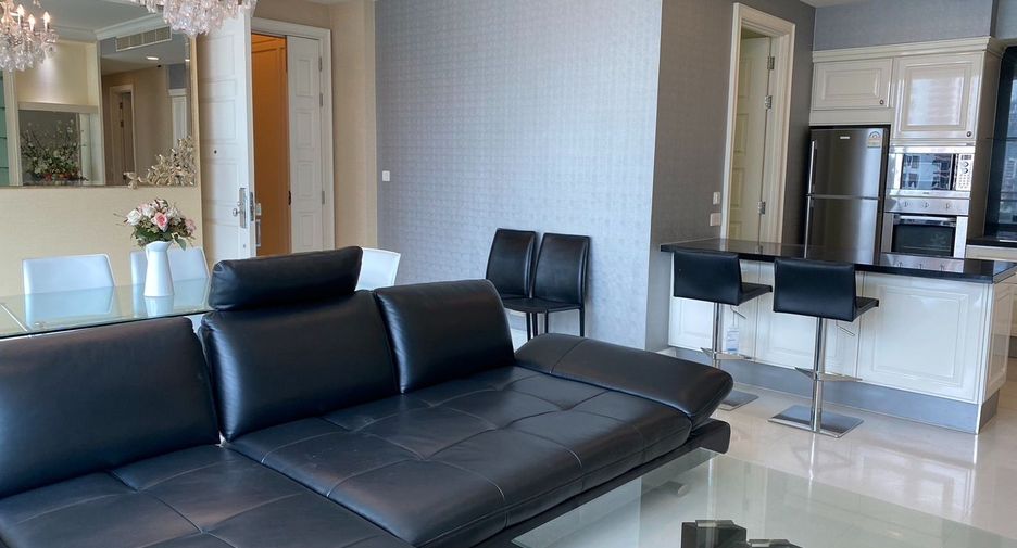 Condo en alquiler de 3 habitaciones en Watthana, Bangkok