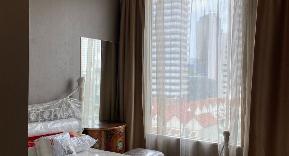 Condo en alquiler de 3 habitaciones en Watthana, Bangkok
