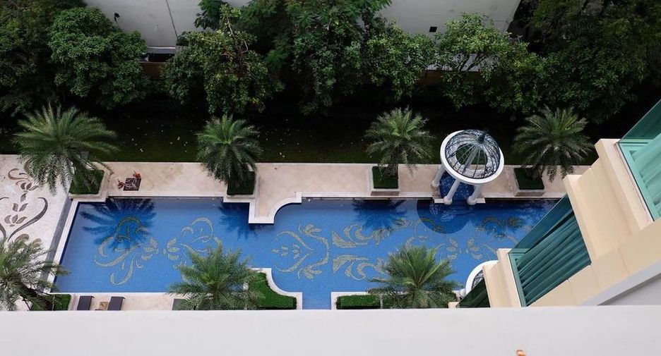Condo en alquiler de 3 habitaciones en Watthana, Bangkok