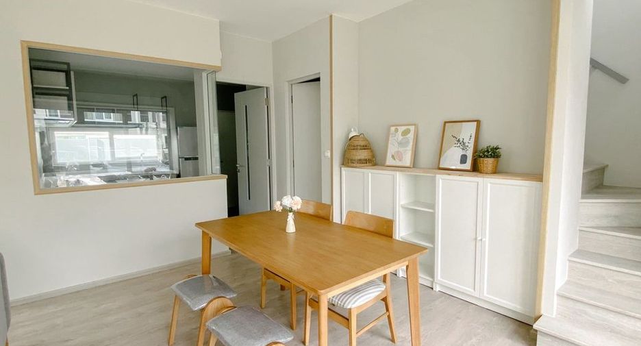 For rent 2 bedrooms house in Bang Na, Bangkok