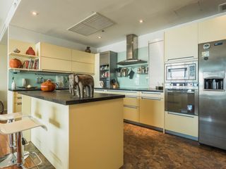 For sale 3 Beds condo in Khlong Toei, Bangkok