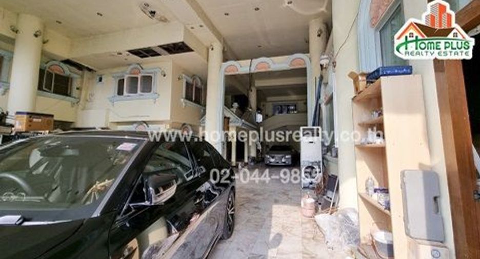 For sale land in Phra Khanong, Bangkok