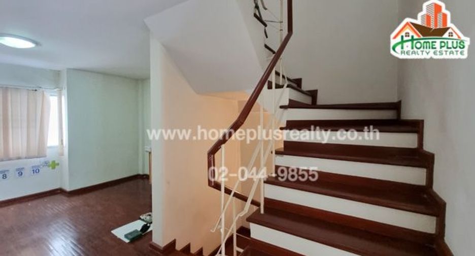 Casa adosada en venta de 3 habitaciones en Bueng Kum, Bangkok