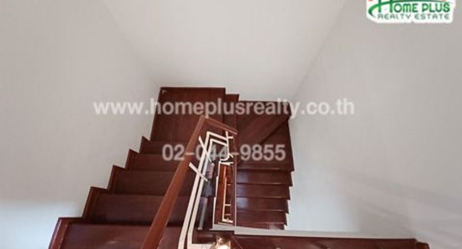 Casa adosada en venta de 3 habitaciones en Bueng Kum, Bangkok