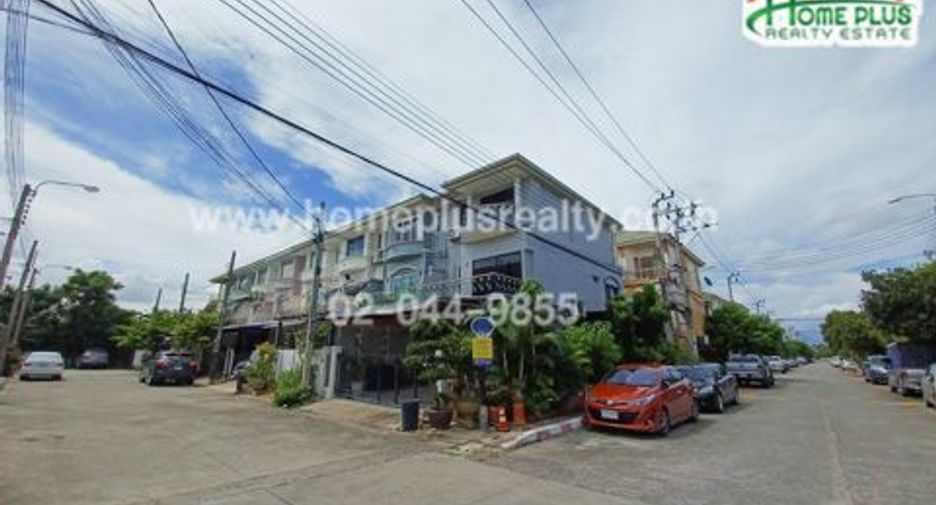 Casa adosada en venta de 3 habitaciones en Bueng Kum, Bangkok