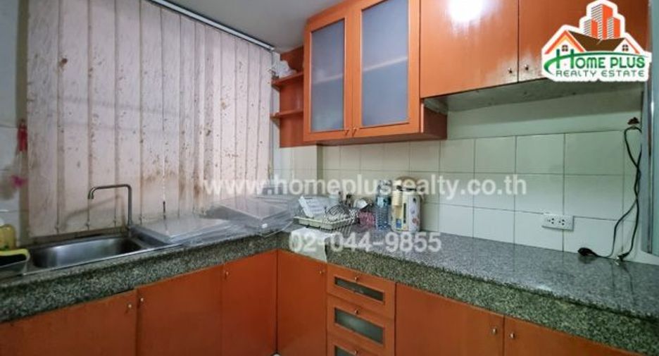 Casa adosada en venta de 3 habitaciones en Bueng Kum, Bangkok