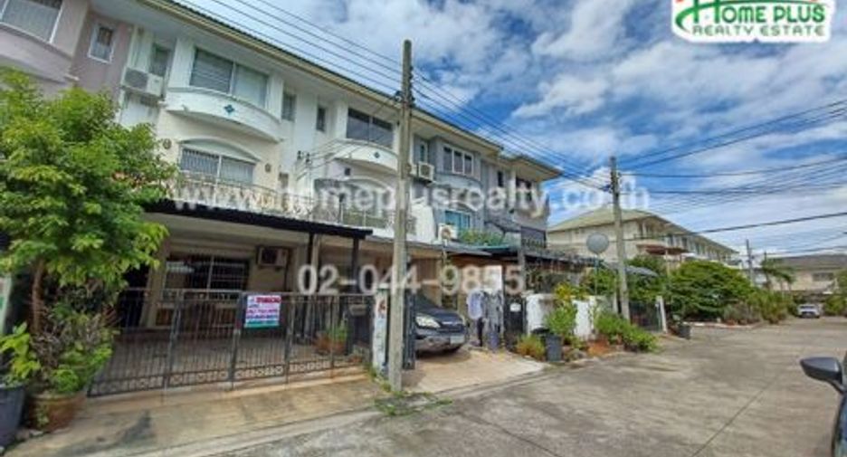 Casa adosada en venta de 3 habitaciones en Bueng Kum, Bangkok