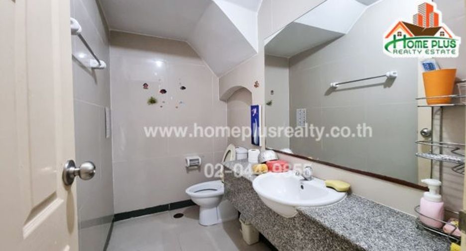 Casa adosada en venta de 3 habitaciones en Bueng Kum, Bangkok