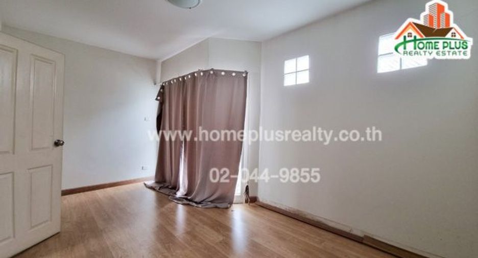 Casa adosada en venta de 3 habitaciones en Bueng Kum, Bangkok