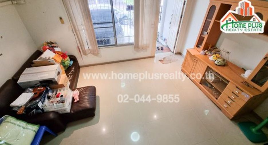 Casa adosada en venta de 3 habitaciones en Bueng Kum, Bangkok