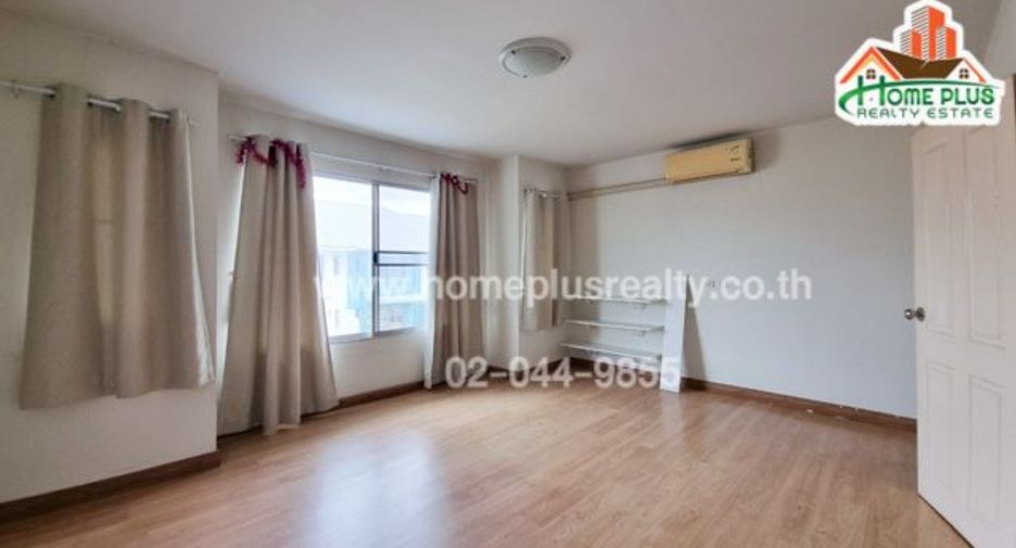 Casa adosada en venta de 3 habitaciones en Bueng Kum, Bangkok