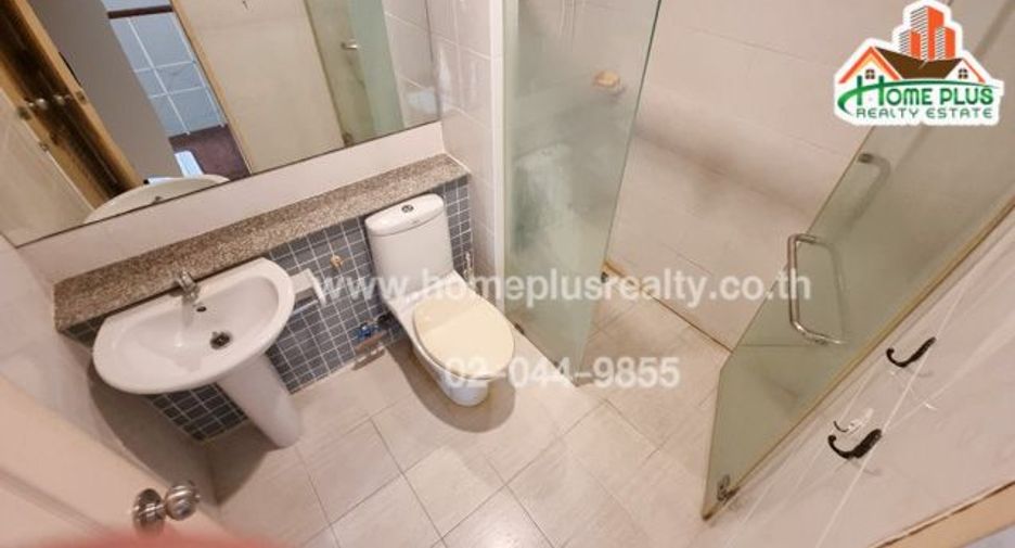 Casa adosada en venta de 3 habitaciones en Bueng Kum, Bangkok