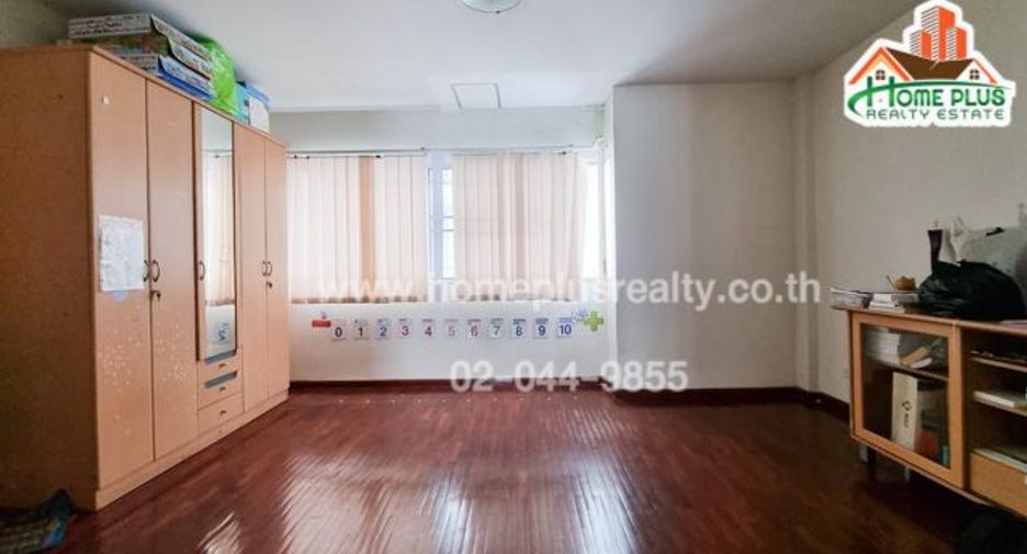 Casa adosada en venta de 3 habitaciones en Bueng Kum, Bangkok