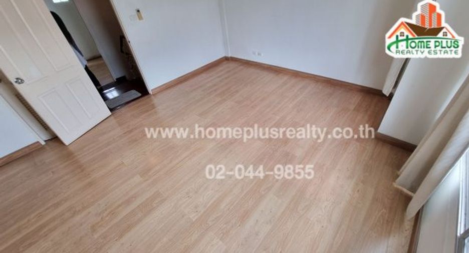 Casa adosada en venta de 3 habitaciones en Bueng Kum, Bangkok