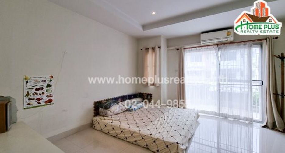 Casa adosada en venta de 3 habitaciones en Bueng Kum, Bangkok