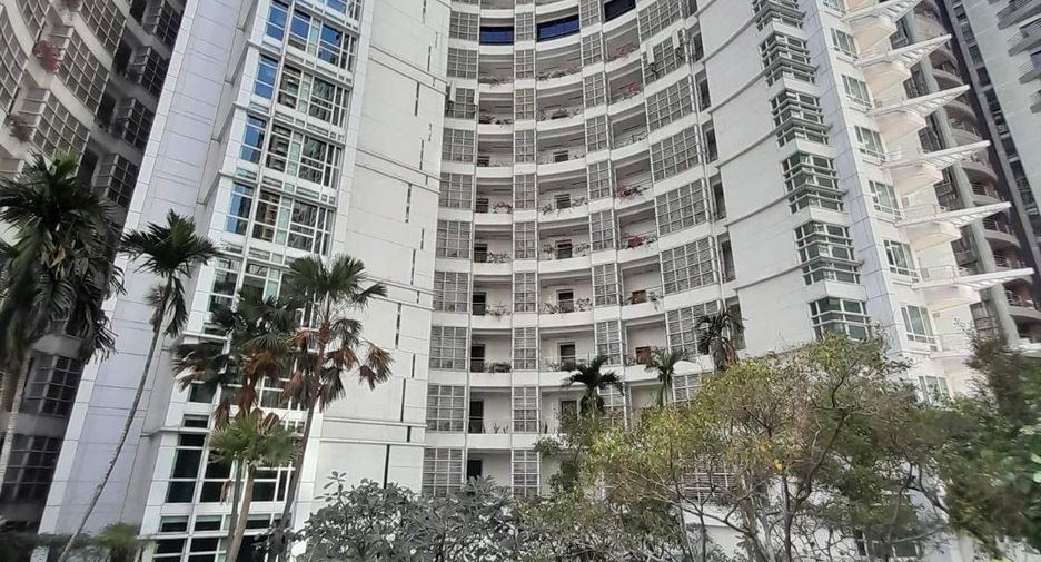 For rent and for sale 4 bedrooms condo in Pathum Wan, Bangkok